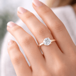 Anillo ajustable dorado de acero inoxidable con cristal grande est. 38070