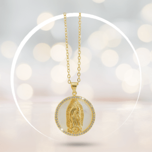 Joyeria religiosa, bisuteria religiosa, Collar religioso con la Virgen de Guadalupe en base de concha y cristales