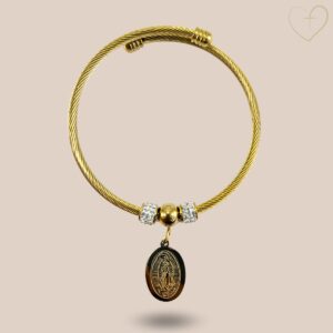 Pulsera ajustable con dije de la Virgen de Guadalupe en acero inoxidable.