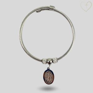 Pulsera ajustable con dije de la Virgen de Guadalupe en acero inoxidable.