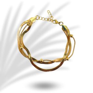 Pulsera ajustable 3 hilos dorada en acero inoxidable - Las pulseras de acero inoxidable se han convertido en un accesorio de moda imprescindible en la actualidad. Su popularidad se debe a varias razones, entre las cuales destacan su durabilidad, resistencia al desgaste y, por supuesto, su apariencia elegante y moderna..