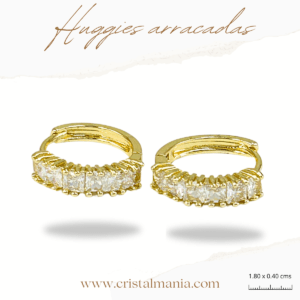 Aretes huggies de moda 2024 - 2025. Arracadas huggies doradas con cristales 1.80 x 0.40 cms.