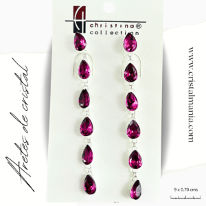 Aretes de noche plateados cristal morado / lila 9 x 0.70 cms. Los aretes de noche con cristales son una elección elegante y sofisticada para cualquier ocasión especial. Estos accesorios son perfectos para agregar un toque de brillo y glamour a tu atuendo nocturno, ya sea una cena formal, una fiesta o un evento social