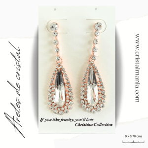 Aretes de noche rose gold con cristal 9 x 0.70 cms. Los aretes de noche con cristales son una elección elegante y sofisticada para cualquier ocasión especial. Estos accesorios son perfectos para agregar un toque de brillo y glamour a tu atuendo nocturno, ya sea una cena formal, una fiesta o un evento social