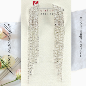 Aretes de noche dorados con cristal blanco. Elegir los aretes adecuados puede transformar por completo tu atuendo nocturno, añadiendo un toque de sofisticación y elegancia. Al elegir tus aretes, considera el estilo de tu vestido y el peinado que llevarás para asegurarte de que todo el conjunto esté en armonía. ¡Disfruta de tu noche con el brillo perfecto!