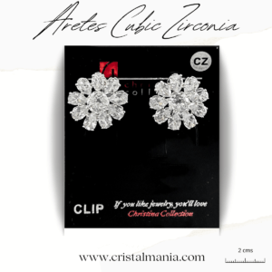 Aretes de noche plateados con cristal blanco 2 cms. Elegir los aretes adecuados puede transformar por completo tu atuendo nocturno, añadiendo un toque de sofisticación y elegancia. Al elegir tus aretes, considera el estilo de tu vestido y el peinado que llevarás para asegurarte de que todo el conjunto esté en armonía. ¡Disfruta de tu noche con el brillo perfecto!