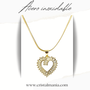 Collar con diije de corazón con cristales en acero inoxidable.Los collares con dijes de corazón son un accesorio clásico y atemporal que nunca pasa de moda. Estos collares son perfectos para expresar amor, cariño y afecto, y son un regalo ideal para cualquier ocasión especial