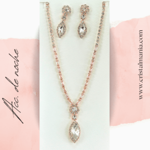 Collar, aretes y pulsera rose gold * oro rosado * de cristal blanco Christina Collection. Juego de collares y aretes perfecto para acompañar un vestido de noche puede transformar completamente tu look, haciéndote destacar en cualquier evento. Accesorios de noche para tu vestido de noche.