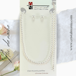 Collar, aretes y pulsera con perlas blancas marca Christina Collection. Juego de collares y aretes perfecto para acompañar un vestido de noche puede transformar completamente tu look, haciéndote destacar en cualquier evento. Accesorios de noche para tu vestido de noche.