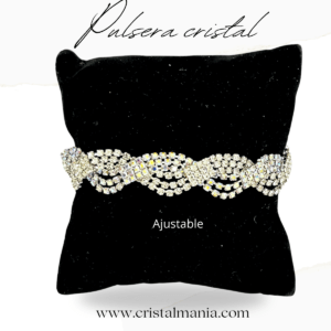 Pulsera trensada plateada de cristal blanco y tornasol marca Christina Collection. Las pulseras de cristal son accesorios elegantes y versátiles que pueden transformar cualquier atuendo en una opción deslumbrante para una noche especial. Pulsera de cristal perfecta para lucir espectacular en cualquier evento nocturno. ¡Déjate deslumbrar por el brillo y la elegancia de estos hermosos accesorios!