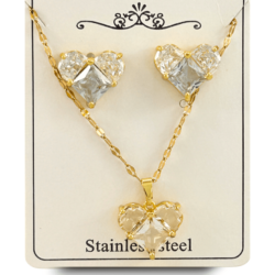 Collar y aretes de moda dorados para mujer en acero inoxidable con corazones, Descubre nuestros elegantes sets de collares y aretes de acero inoxidable, ¡la moda perfecta que complementa tu belleza! ✨  #cristalmania #ComplementaTuBrillo