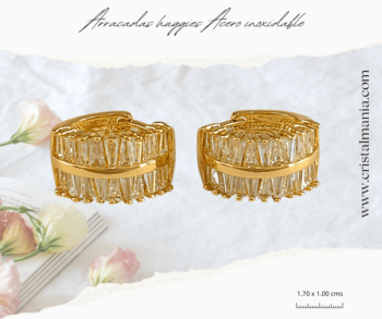 Arracadas huggies doradas con cristales estilo baguette miden 1.70 x 1 cms