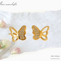 Aretes chicos dorados forma de mariposa con cristales miden 1.20 x 1.00 cms
