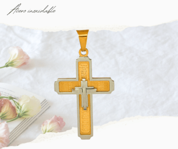 Dije Cruz 2 tonos en acero inoxidable joyeria religiosa, joyería católica, dijes de cruces, cruz en acero inoxidable ✨ Elegancia que trasciende ✨ Descubre nuestra cruz en dos tonos, una fusión perfecta entre tradición y estilo contemporáneo. 🌟 Detalles en acero inoxidable en tonos plata y oro que simbolizan equilibrio y fortaleza. Ideal para llevar contigo lo que realmente importa. #FeConEstilo  #CruzModerna #cristalmania #accesorios religiosos 