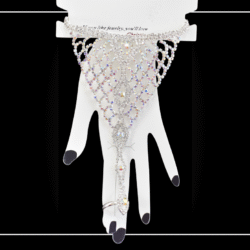 Pulsera con anillo plateado con cristal tornasol. Las pulseras de cristal son un accesorio elegante y versátil, perfecto para añadir un toque de brillo y color a cualquier atuendo festivo. Estas pulseras no solo son una excelente manera de complementar tu estilo, sino que también ofrecen una oportunidad perfecta para expresar tu personalidad en eventos especiales