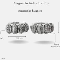 Aretes Huggies platedos para todos los días en acero inoxidable con cristales Tamaño 1.70 x 0.70 cms Pequeños, ligeros y con mucho estilo. Perfectos para regalar. El toque lindo de tu outfit. Aretes Huggies ideales para uso diario. Pequeños, cómodos y súper combinables
