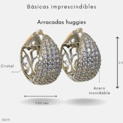 Aretes Huggies plateados Pequeños, cómodos y súper combinables en acero inoxidable con cristales Pequeños, ligeros y con mucho estilo. Perfectos para regalar. El toque lindo de tu outfit. Aretes Huggies ideales para uso diario. Pequeños, cómodos y súper combinables