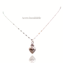 Collar con dije del sagrado corazón de Jesus plateado de acero inoxidable 💫 Más que joyería, es un símbolo de fe 🙏 Cada pieza representa protección, amor y conexión espiritual. Regala o regálate algo con verdadero significado.