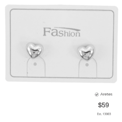 Aretes pequeños plateados en forma de corazón. Aretes pequeños de acero inoxidable, elegantes y versátiles para cualquier ocasión.