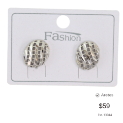 Aretes ovalados plateados . Aretes pequeños de acero inoxidable, elegantes y versátiles para cualquier ocasión.