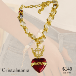 Pulsera religiosa dorada con tela Sagrado corazón de Jesús ✨ Lleva un símbolo de fe que también refleje tu estilo. Descubre nuestras pulseras religiosas y encuentra la tuya. 🙏💖