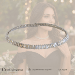 Gargantilla - Collar plateado con cristales baguette para vestidos de noche “Elegancia y tendencia en cada pieza.” “Accesorios que resaltan tu personalidad.” Collares para mujer, collares elegantes para vestidos de noche, collares modernos para fiestas, joyería para fiestas