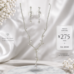 Collar y aretes de noche plateados con cristales blancos y tornasol   DESTACA CON ELEGANCIA . ¿Lista para brillar? Descubre nuestros accesorios de noche.