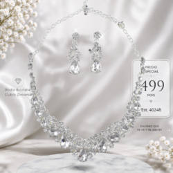 Collar y aretes de noche plateados con cristales cubic Zirconia ❤️  DESTACA CON ELEGANCIA . ✨ ¿Lista para brillar? Descubre nuestros accesorios de noche.